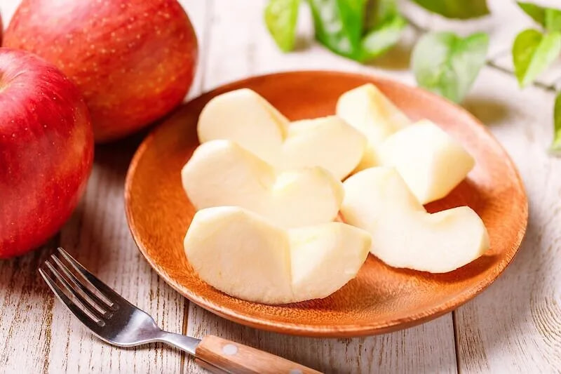 5 เคล็ดลับง่ายๆ จากสวนแอปเปิล: วิธีป้องกันไม่ให้แอปเปิลเปลี่ยนสีหลังหั่น