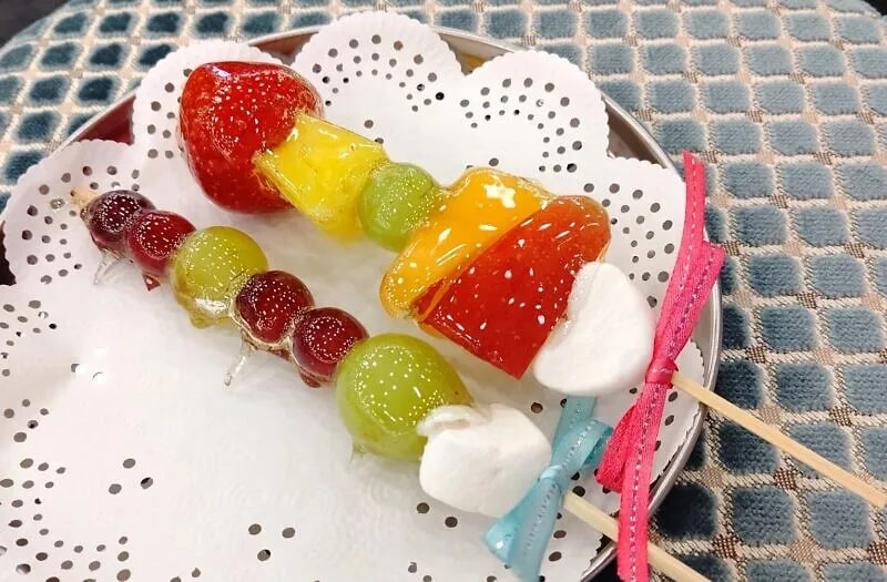 แจกสูตรทำ ‘ถังหูลู่ผลไม้’ ง่ายๆ สไตล์ชาวหอ! หวานกรอบ อร่อยได้กับผลไม้หลากหลายชนิด